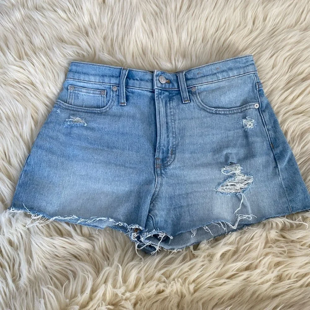 Madewell blue Jean shorts sz 28 distressed Preppy Coastal Beach Vacation Boho